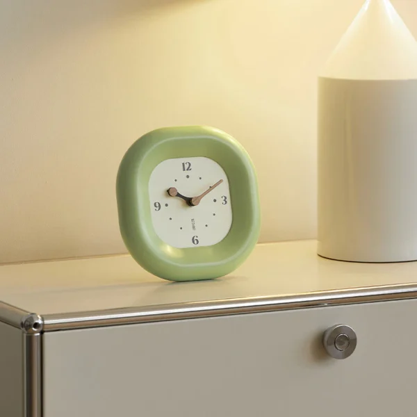 Minimalist Silent Analog Desk Clock