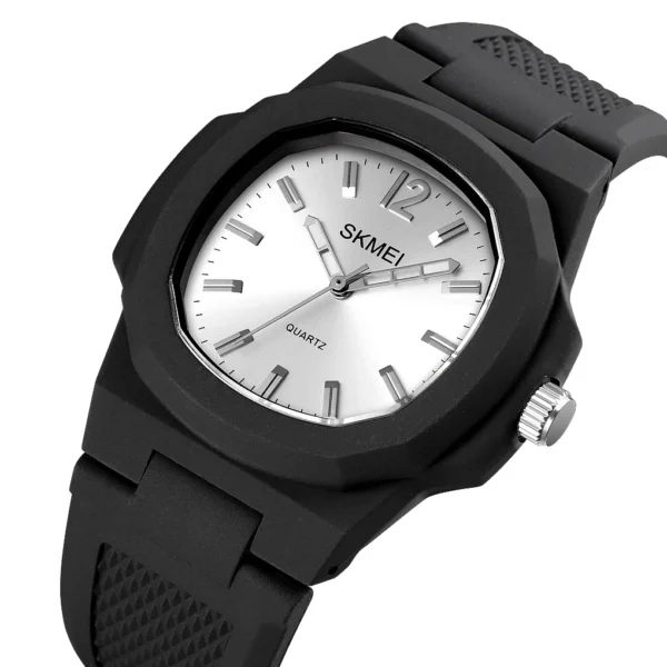 cn-11134207-7r98o-lyxiem7q388jd3 Waterproof Quartz Analog Watch